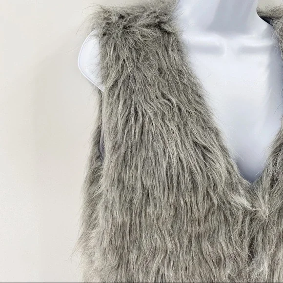 Wenxi Faux Fur Light Gray Long Vest Size L - Picture 3 of 7
